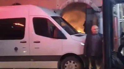 Bursa’da 156 yıllık tarihi bir binada çıkan yangın itfaiye ekiplerinin