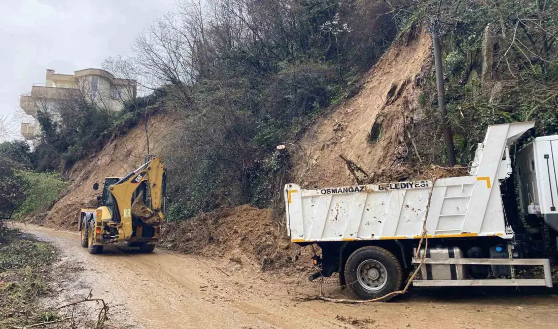 Bursa’da etkili olan yoğun yağış sonrası meydana gelen toprak kayması
