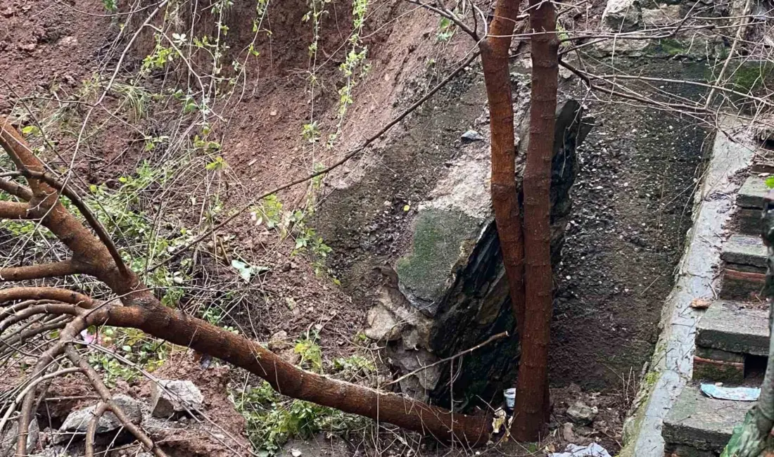 Bursa’nın Osmangazi ilçesinde etkili olan yoğun yağışlar nedeniyle bir binanın