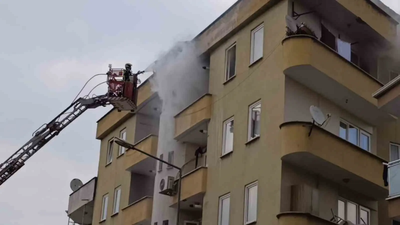 Bursa’nın İnegöl ilçesinde iftar hazırlığı sırasında çıkan yangın paniğe sebep