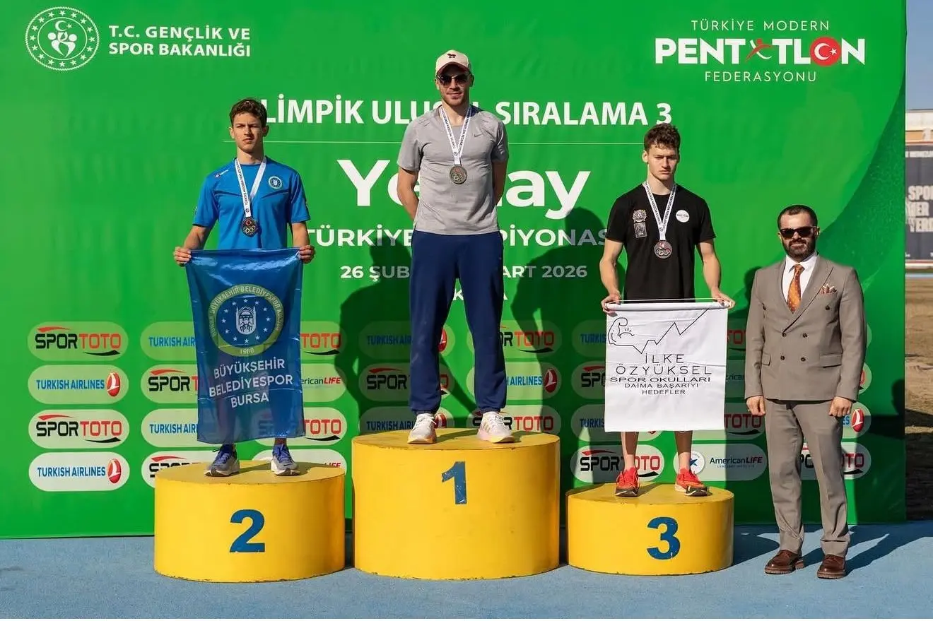 Bursa Büyükşehir Belediyesporlu Muhammed Emir Kurtulan Türkiye ikincisi oldu. Ankara’da