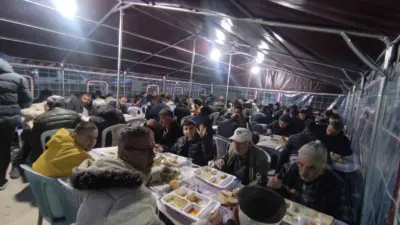 Bursa’nın dağ ilçelerinden Harmancık’ta Ramazan ayı dolayısıyla kurulan iftar çadırı,