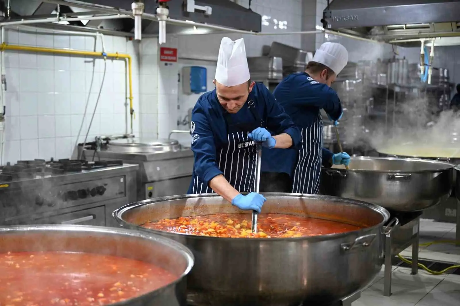 Bursa Büyükşehir Belediyesi’nin BURFAŞ üretim tesislerinde, Ramazan ayı dolayısıyla her