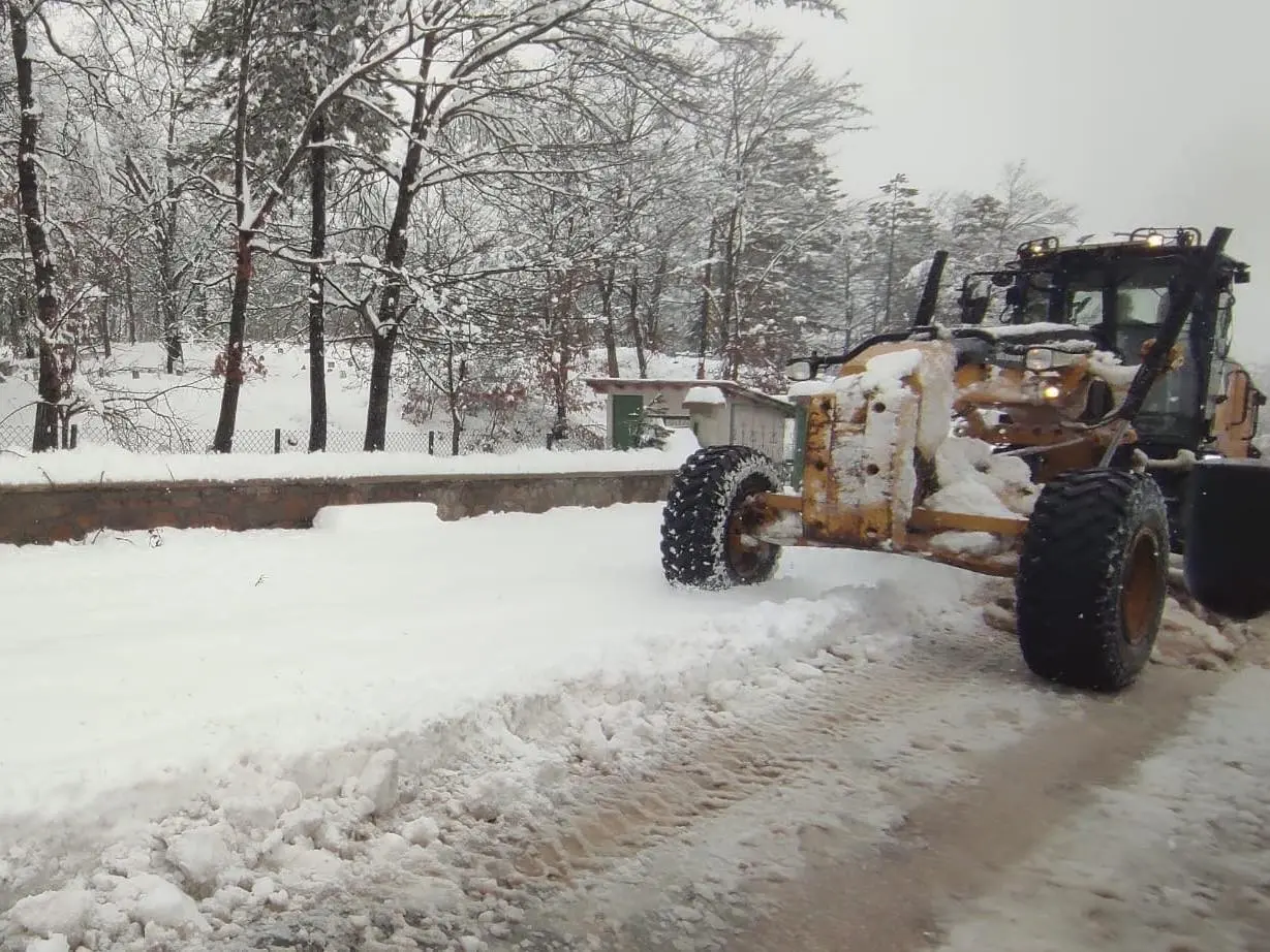 Bursa’nın yüksek kesimlerinde ve kırsal bölgelerinde etkili olan kar yağışı