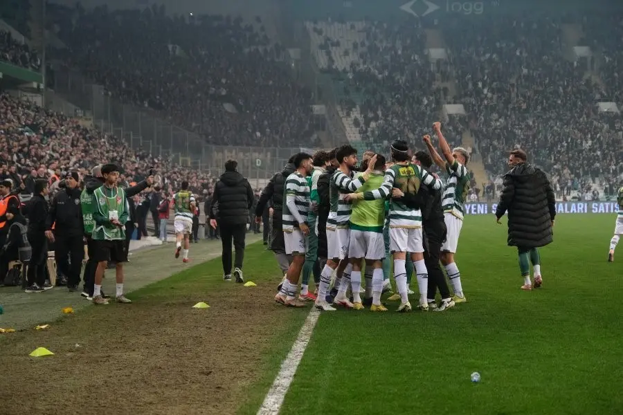 Bursaspor-Gebze maçının faturası kesildi; PFDK kararlarıyla yeşil-beyazlı kulübe toplamda yüz