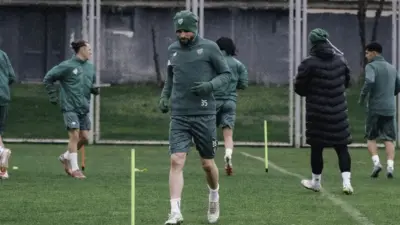 Bursaspor Güzide Gebzespor maçı öncesi tempoyu artırdı. Özlüce’de yapılan antrenmanda