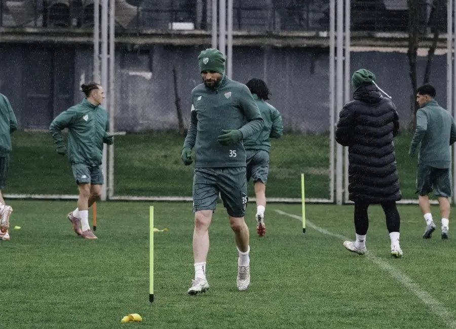Bursaspor Güzide Gebzespor maçı öncesi tempoyu artırdı. Özlüce’de yapılan antrenmanda