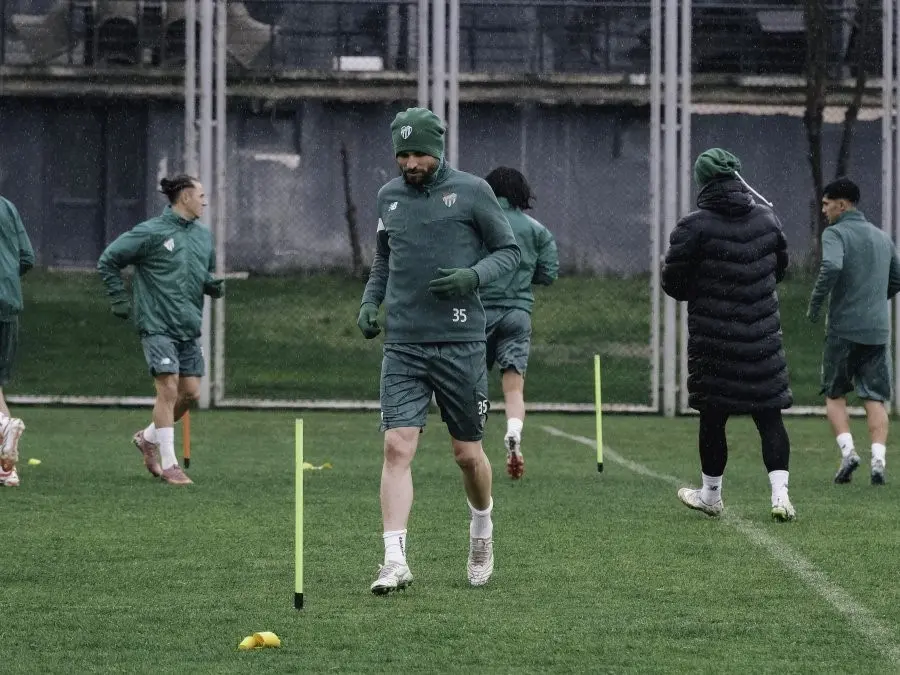 Bursaspor Güzide Gebzespor maçı öncesi tempoyu artırdı. Özlüce’de yapılan antrenmanda