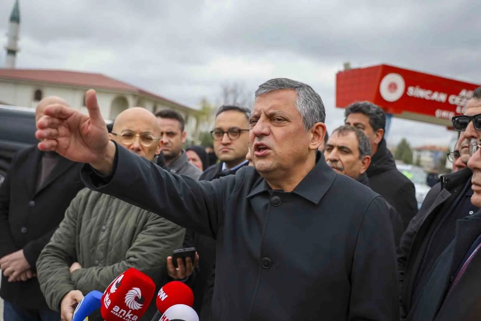 CHP Genel Başkanı Özgür Özel, “Recep Tayyip Erdoğan’ın karşısında Cumhuriyet