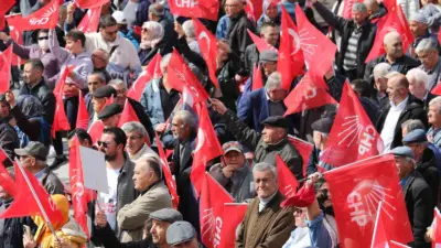 CHP Genel Başkanı Özgür Özel, Uşak’ta “Millet İradesine Sahip Çıkıyor”