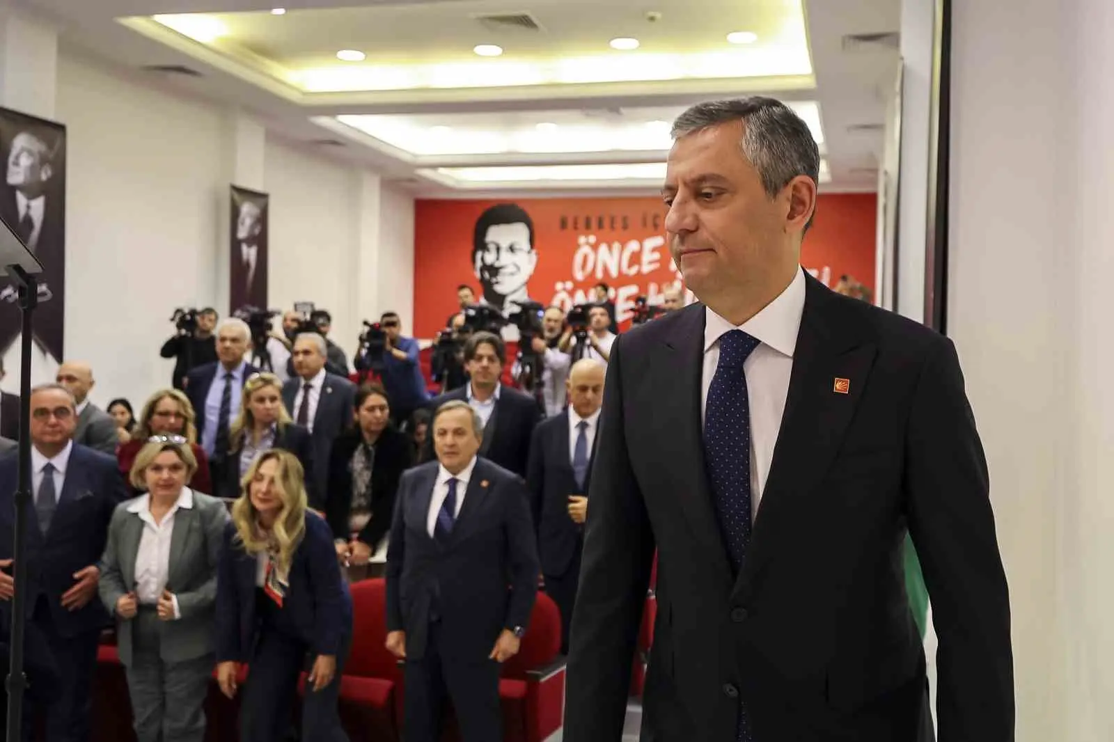 Cumhuriyet Halk Partisi (CHP) Genel Başkanı Özgür Özel, “Kendi ülkelerinde