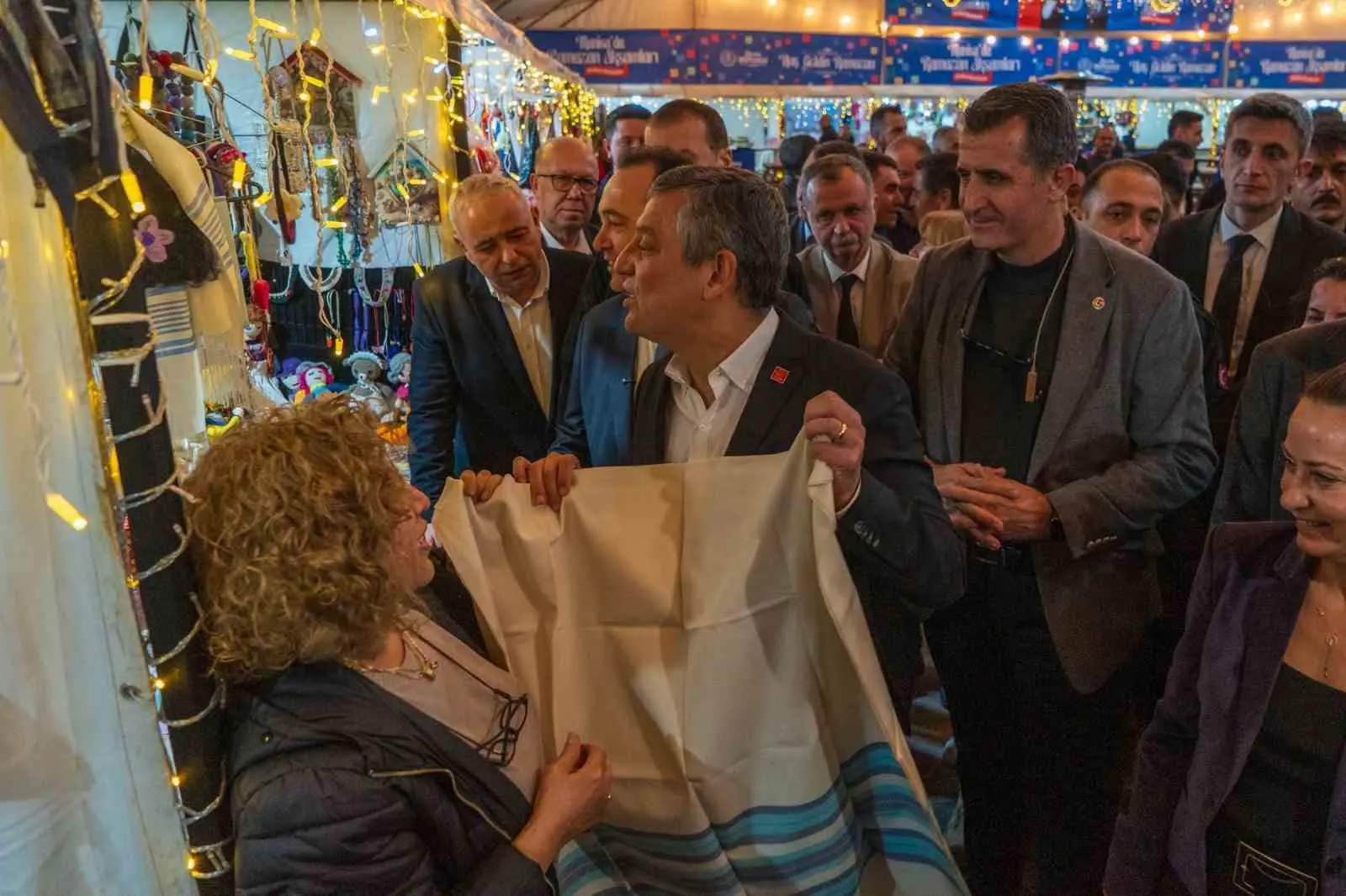 Cumhuriyet Halk Partisi (CHP) Genel Başkanı Özgür Özel, memleketi Manisa’da