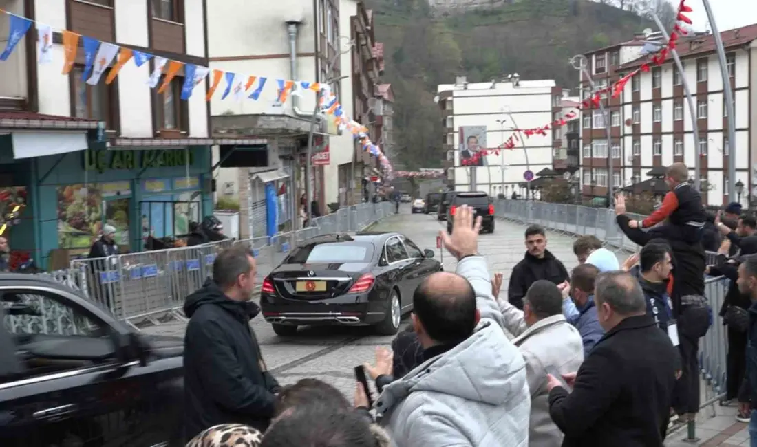 Cumhurbaşkanı Recep Tayyip Erdoğan, Ramazan Bayramı’nı geçirdiği memleketi Rize’nin Güneysu