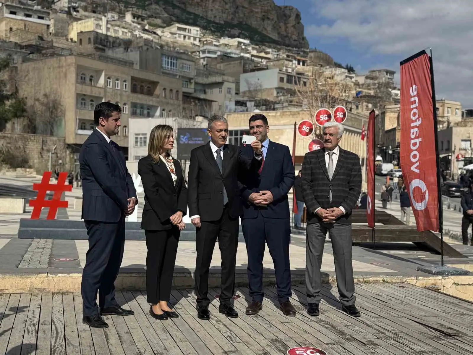 Cumhurbaşkanı Recep Tayyip Erdoğan, Cumhurbaşkanlığı Külliyesi’nden gerçekleştirdiği canlı bağlantıyla Mardin’e