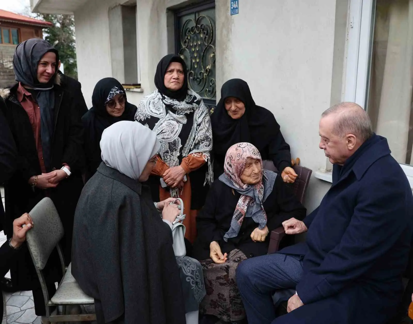 Cumhurbaşkanı Recep Tayyip Erdoğan, Ramazan Bayramı’nı geçirdiği memleketi Rize’nin Güneysu