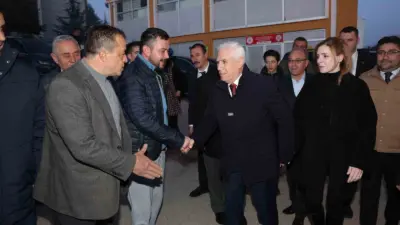 Bursa Büyükşehir Belediyesi tarafından Keles ilçesinde düzenlenen iftar programında vatandaşlarla