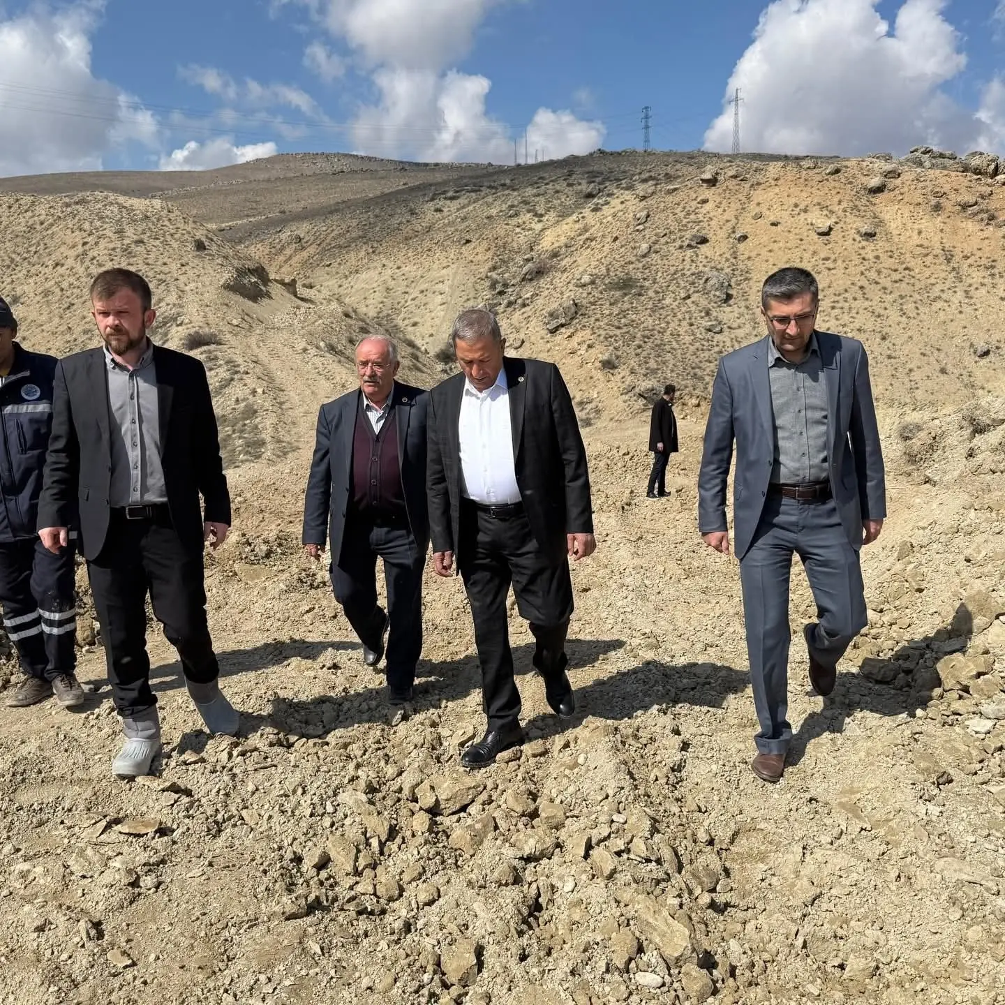 Malatya’nın Darende Belediye Başkanı Alican Bozkurt, tesviye çalışmaları devam eden