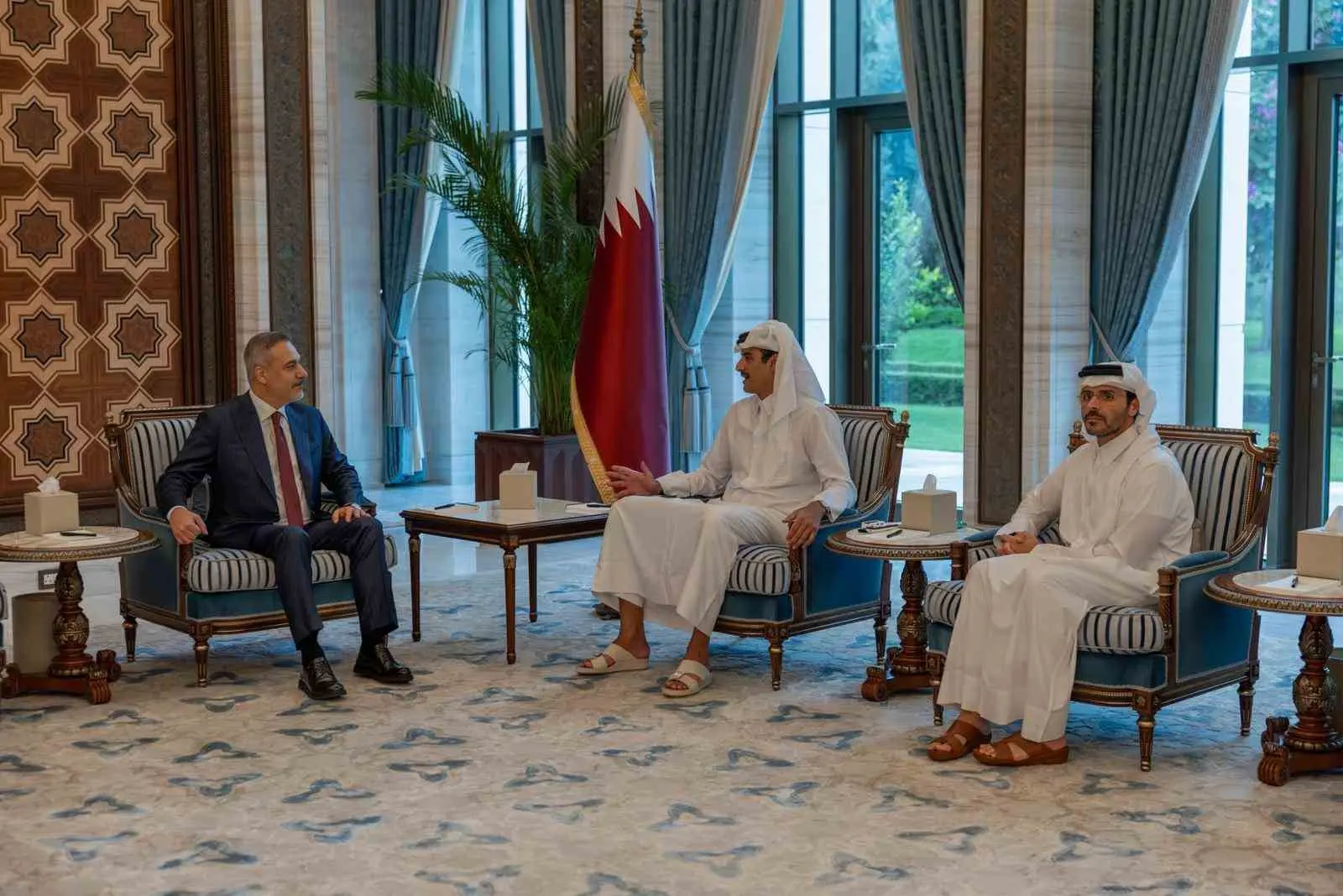 Dışişleri Bakanı Hakan Fidan, resmi ziyaret kapsamında geldiği Katar’da Katar