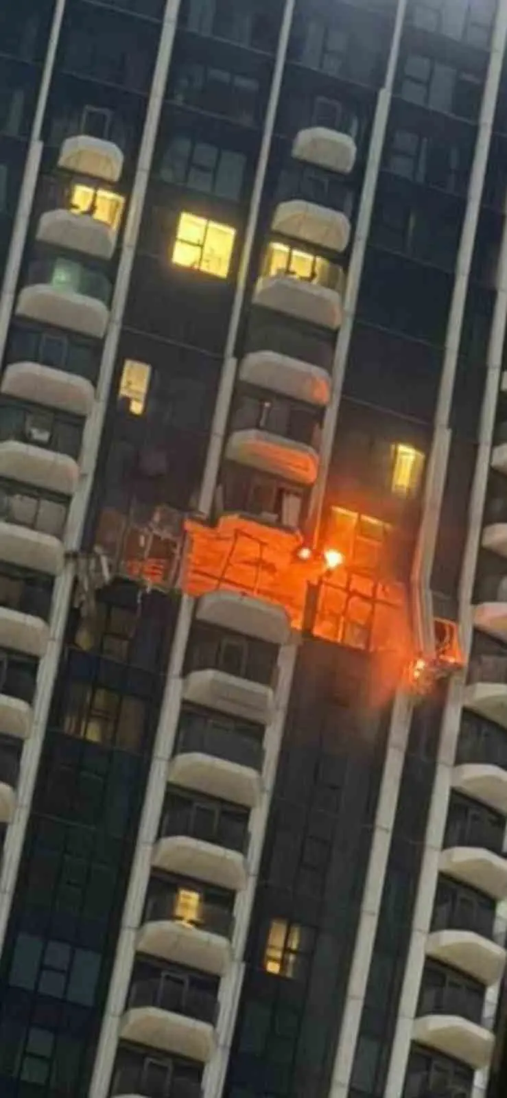 Birleşik Arap Emirlikleri’nin (BAE) Dubai kentindeki sivil bir binaya İHA