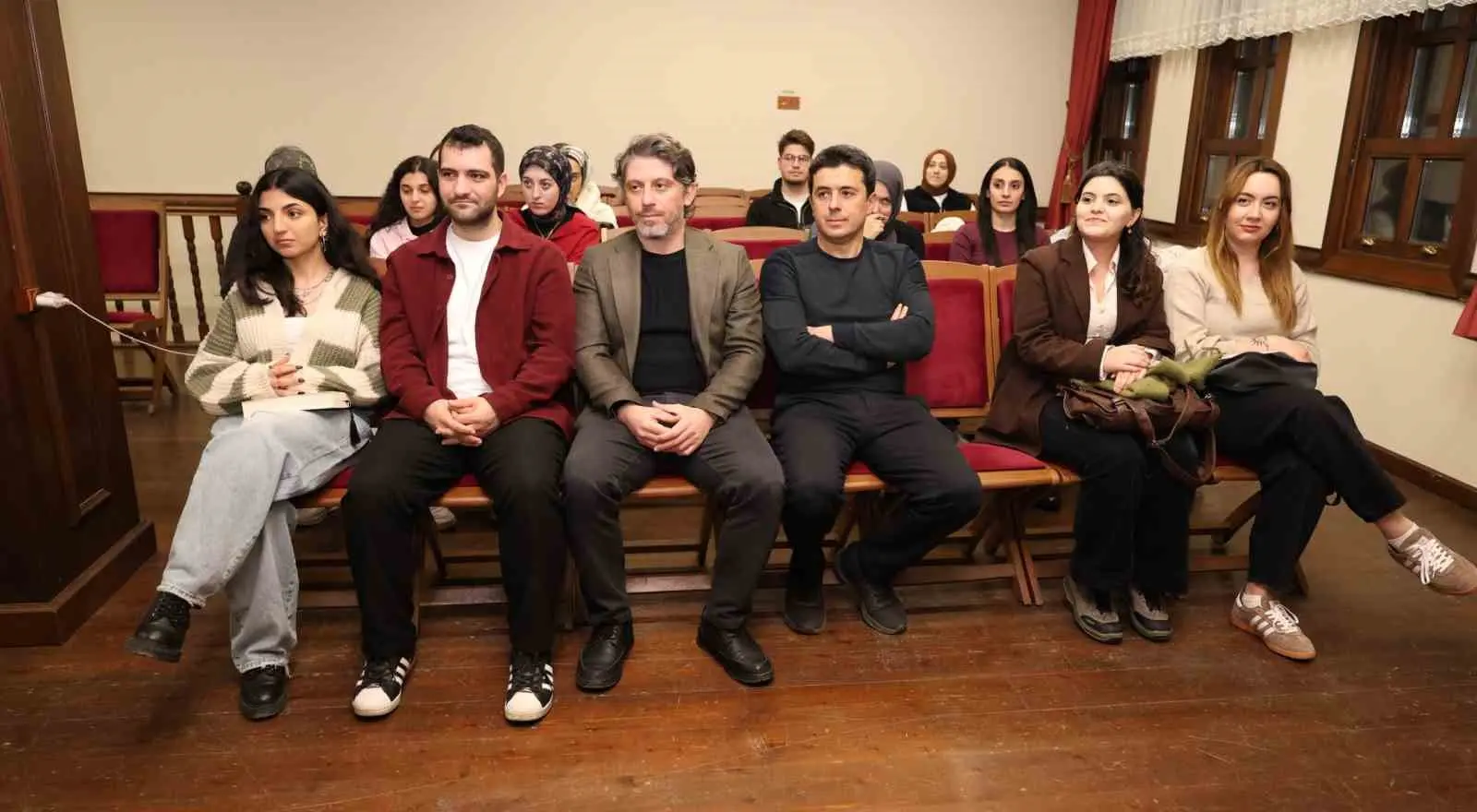 Osmangazi Belediyesi’nin kültür ve eğitim çalışmaları kapsamında düzenlediği ‘Edebiyat ve