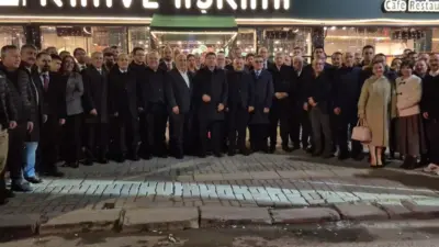 Eski Adalet Bakanı Yılmaz Tunç, memleketi Bartın’da katıldığı sahur programında