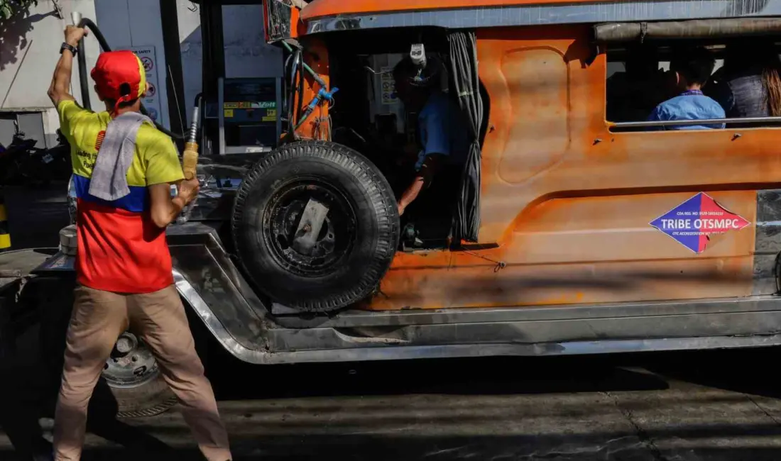 Filipinler’de ulaşım sendikaları, yakıt fiyatlarındaki artışı protesto etmek amacıyla iş