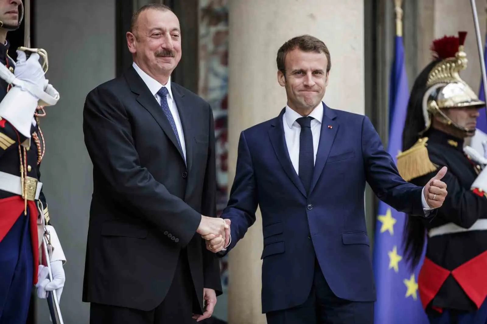 Fransa Cumhurbaşkanı Emmanuel Macron, Azerbaycan Cumhurbaşkanı İlham Aliyev’i telefonla arayarak