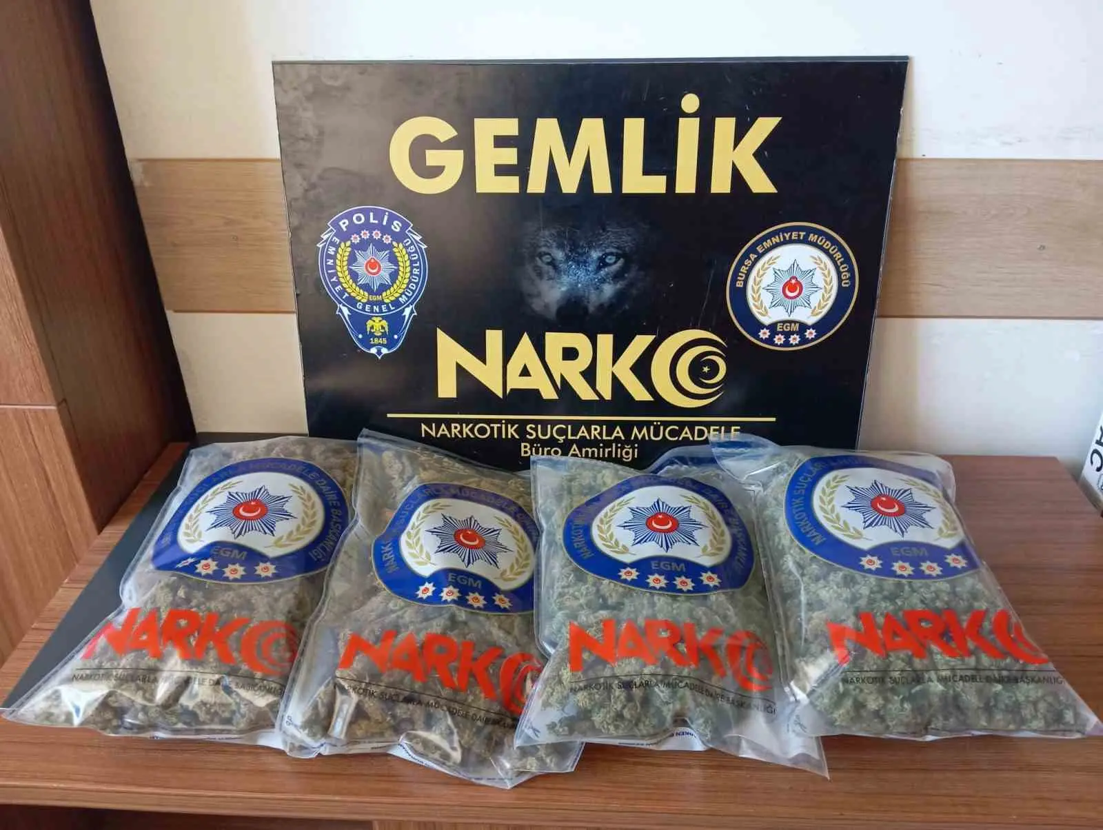 Gemlik’te uyuşturucu tacirlerine yönelik son 1 ayda yapılan operasyonlarda, 4