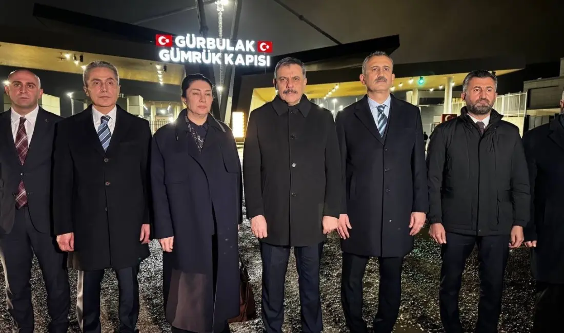İçişleri Bakanı Mustafa Çiftçi, incelemelerde bulunduğu Gürbulak Sınır Kapısı’nda sınır