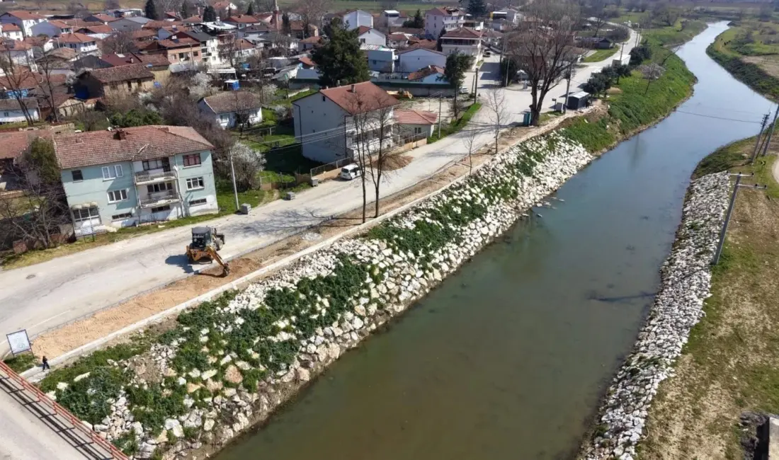 İnegöl Belediyesi, Kulaca Mahallesi’nde Koca Çayı çevresinde başlattığı peyzaj düzenleme