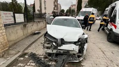 Bursa’nın İnegöl ilçesinde otomobillerin çarpıştığı kazada 5 kişi yaralandı. Kaza,