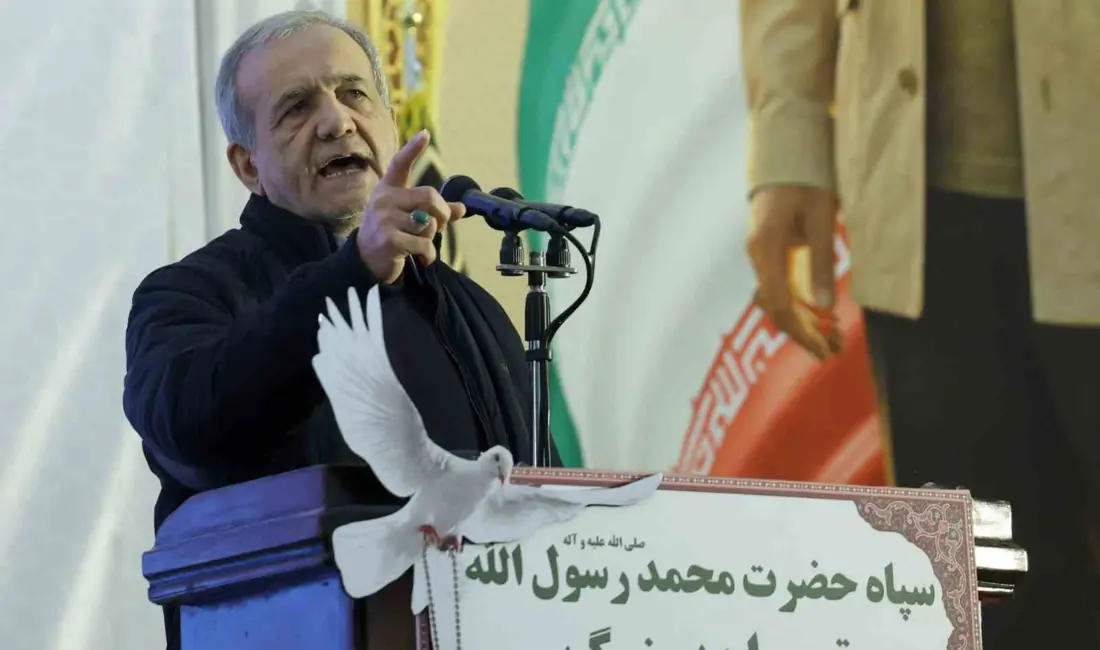 İran Cumhurbaşkanı Mesud Pezeşkiyan, İsrail-ABD saldırılarında hayatını kaybeden Dini Lider