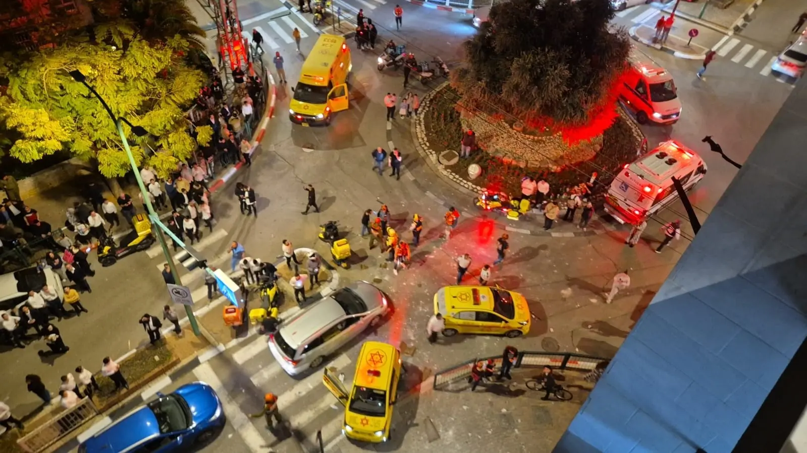 İran’ın İsrail’e düzenlediği füze saldırısında en az 7 kişi yaralandı.