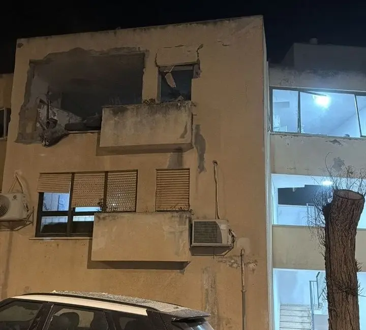 İran’ın, İsrail’in kuzeyine parça tesirli mühimmat taşıyan balistik füze ile