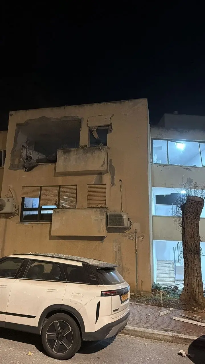 İran’ın, İsrail’in kuzeyine parça tesirli mühimmat taşıyan balistik füze ile