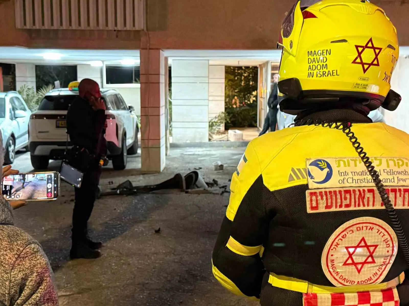 İran’ın İsrail’e gerçekleştirdiği son füze saldırılarının birçok bölgede maddi zarara