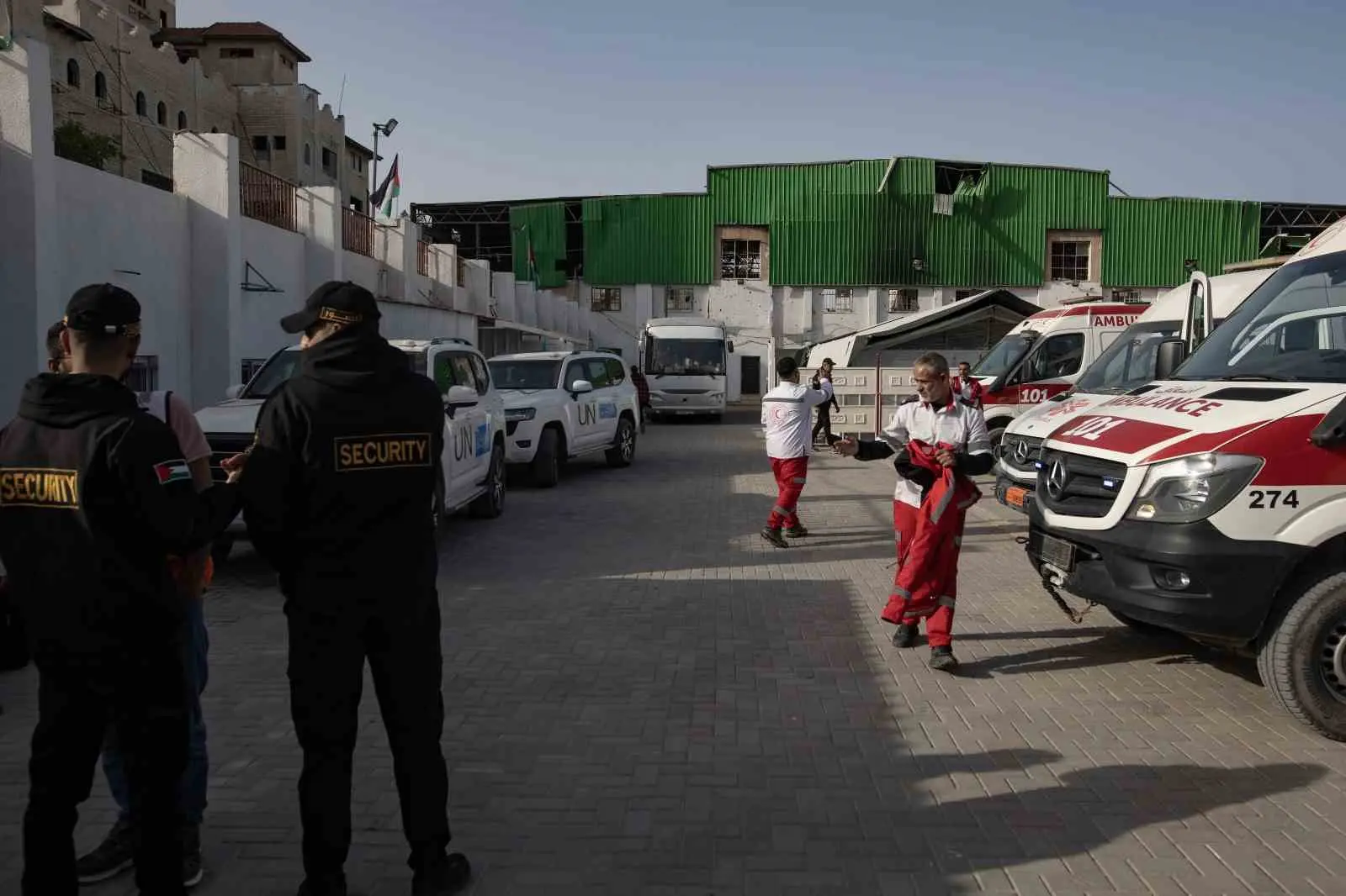 İsrail, yaralı Filistinlilerin tedavi amacıyla Mısır’a geçmesi için yaklaşık 3