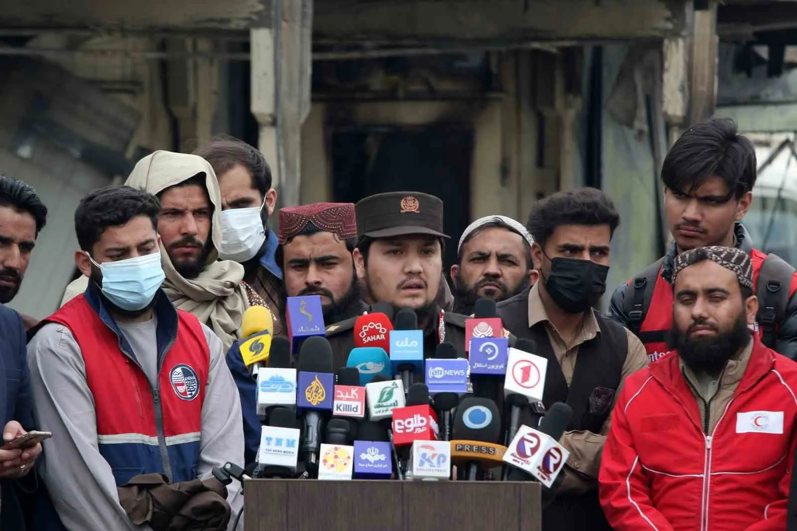 Afganistan hükümeti, başkent Kabil’deki bir hastaneye yönelik hava saldırısında hayatını