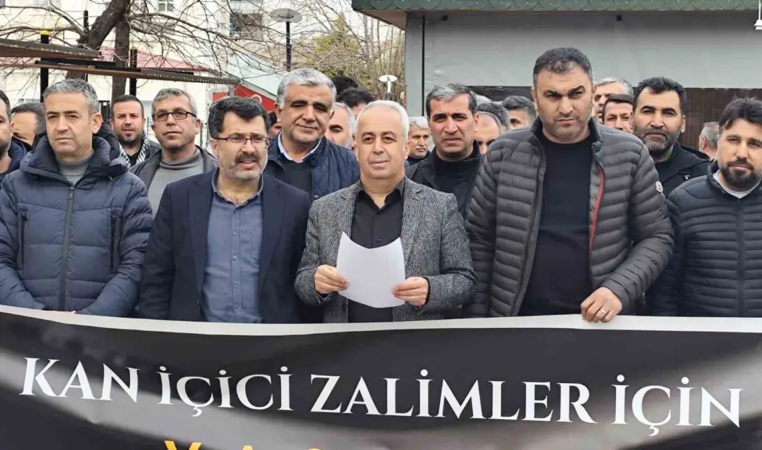 Adıyaman’ın Kâhta ilçesinde sivil toplum kuruluşları tarafından “İran savaşına hayır”