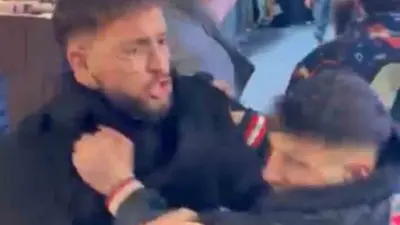 Bursa’da tarihi çarşıda iki grup arasında çıkan kavga, adeta meydan