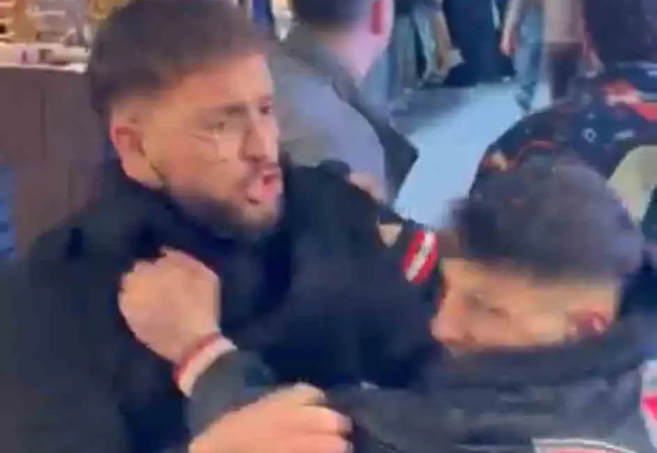 Bursa’da tarihi çarşıda iki grup arasında çıkan kavga, adeta meydan