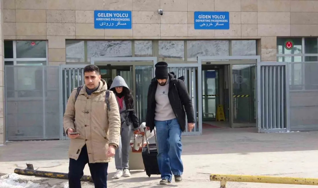 İsrail ve ABD’nin İran’a yönelik saldırılarıyla başlayan savaşın 3’üncü gününde