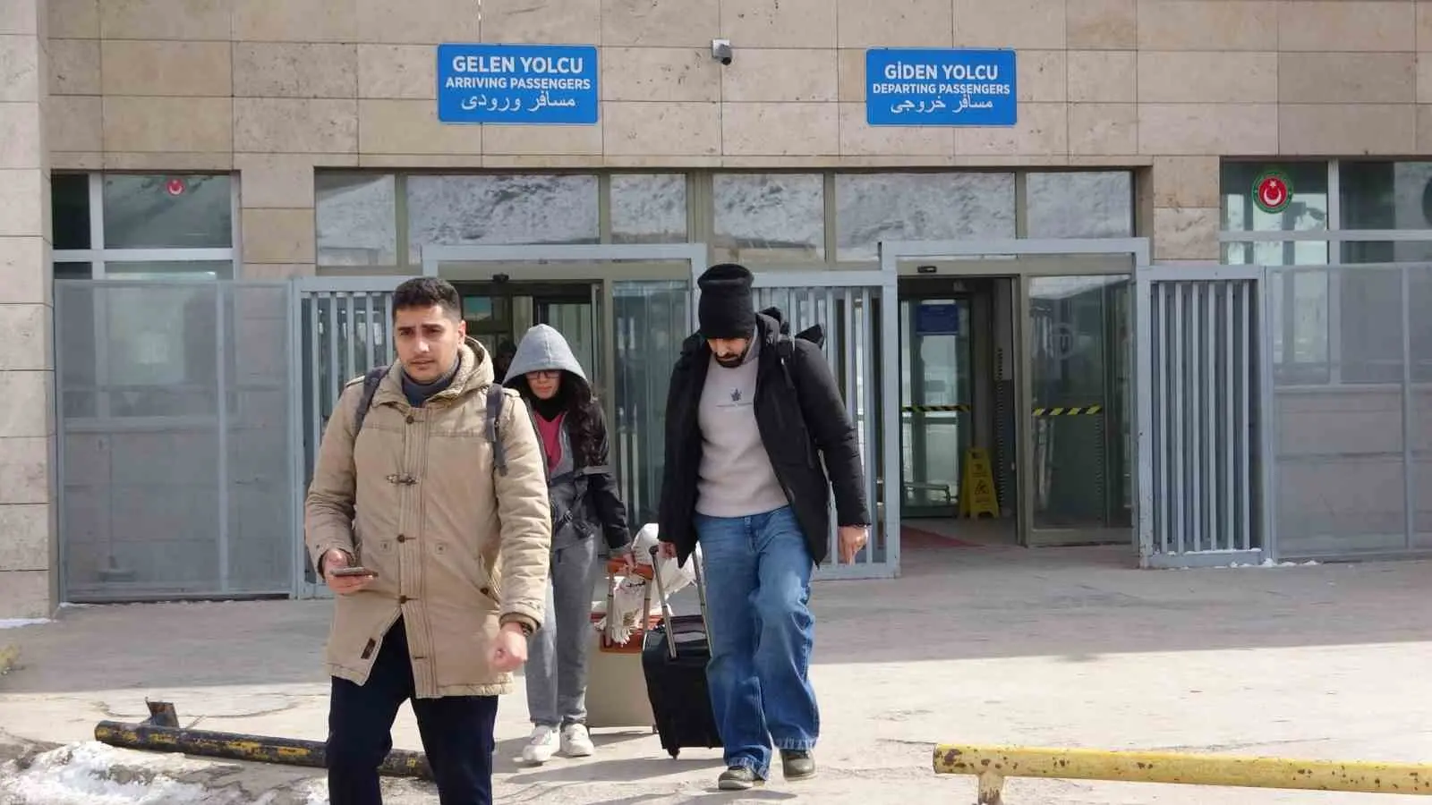 İsrail ve ABD’nin İran’a yönelik saldırılarıyla başlayan savaşın 3’üncü gününde