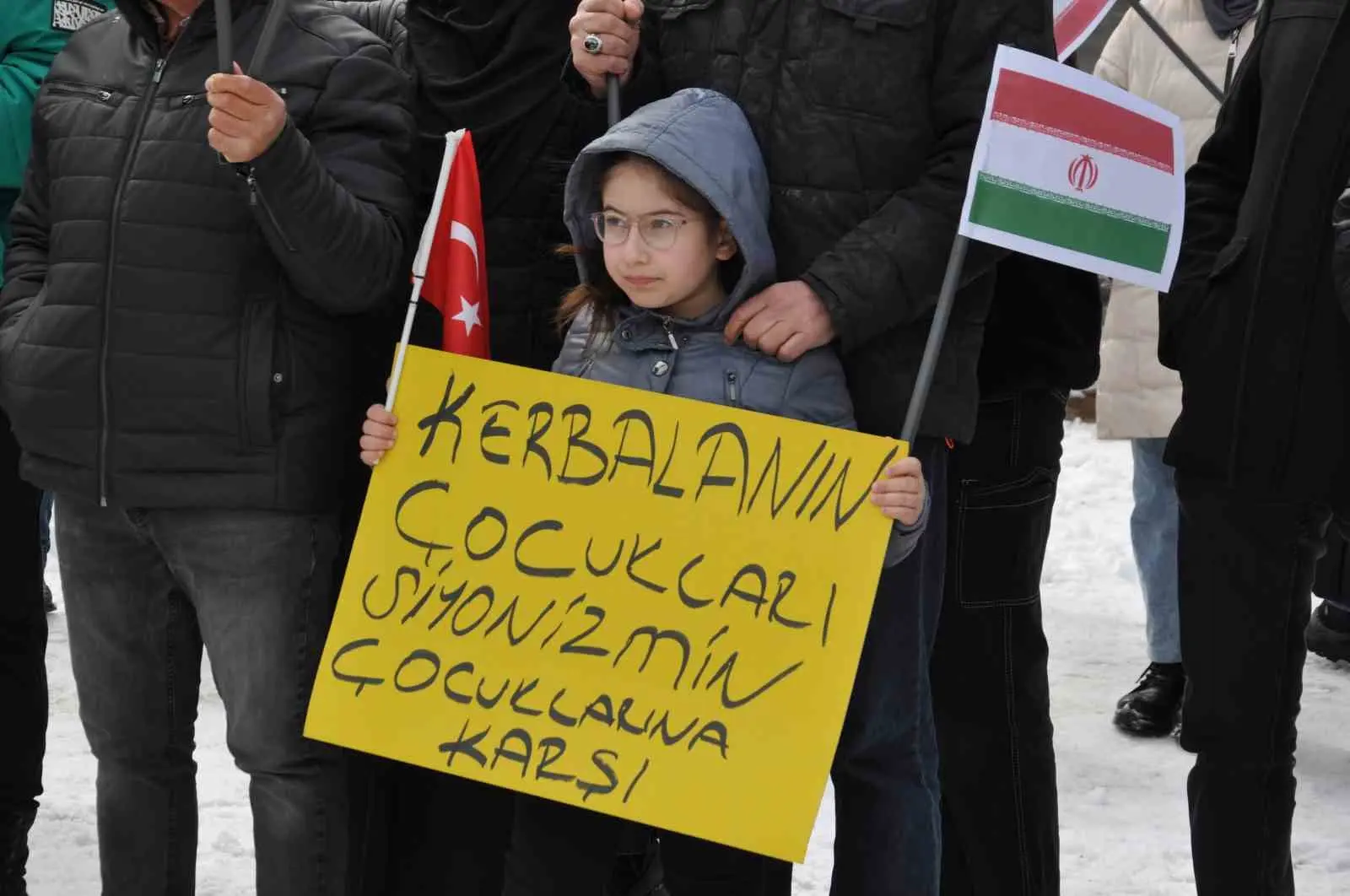 Kars’ta Caferiler, Amerika ve İsrail’in İran’a düzenlediği saldırıları kınamak için