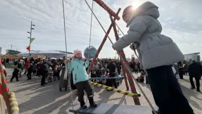 Kazakistan’da Nevruz Bayramı dolayısıyla kutlamalar sürerken, başkent Astana’da 200’den fazla