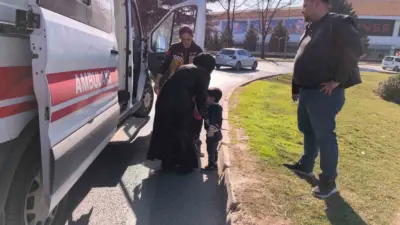 Bursa’nın İnegöl ilçesinde kontrolden çıkan motosikletin devrildiği kazada 2’si çocuk