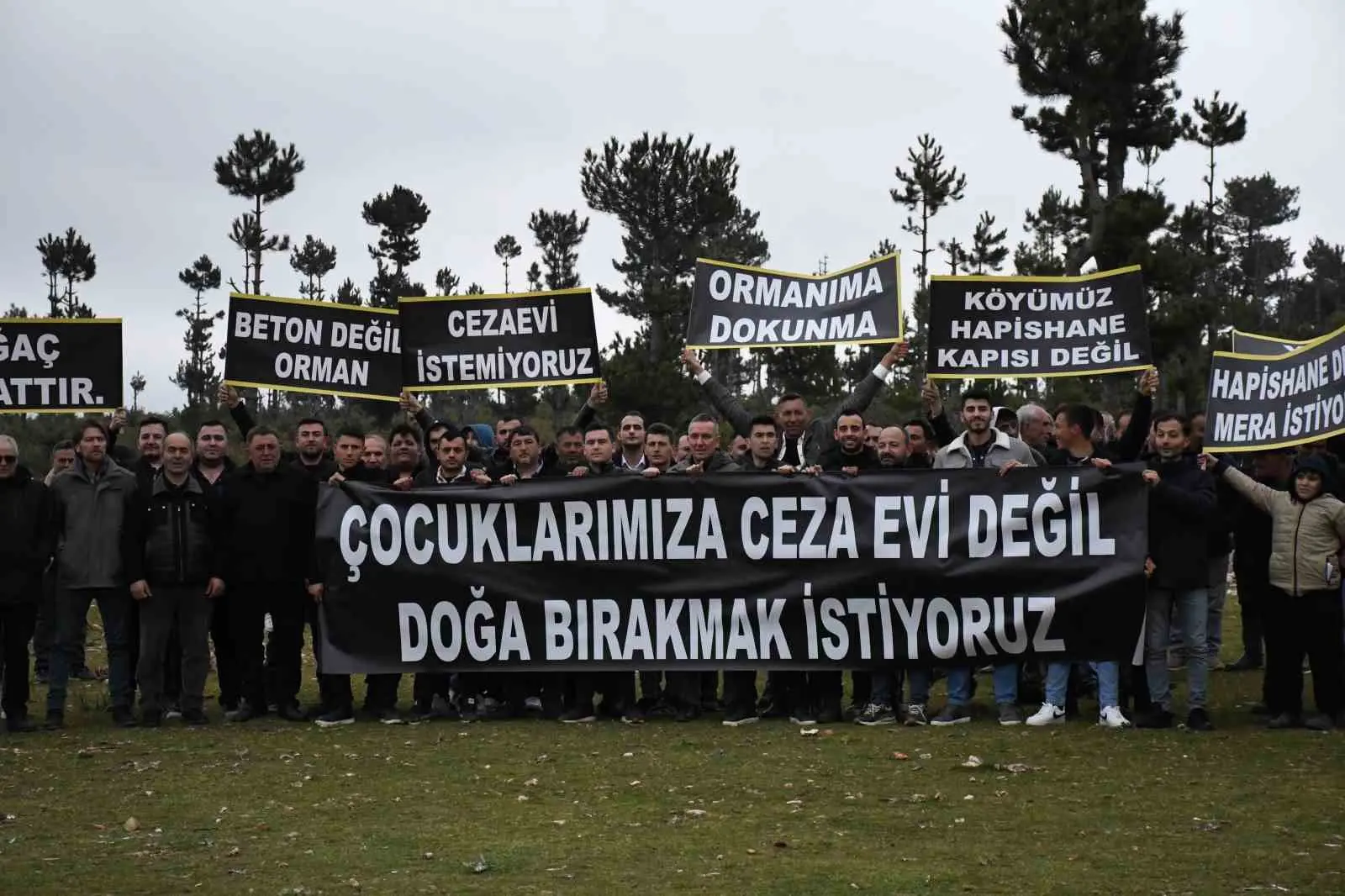 Bursa’nın Keles ilçesinde köy merasına cezaevi yapılmasını istemeyen bir grup