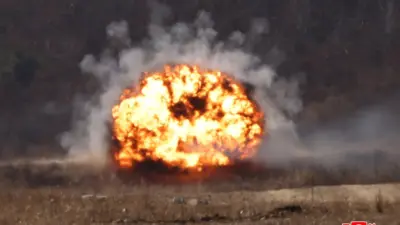 Kuzey Kore’nin piyade ve tank birlikleri, ülke lideri Kim Jong-Un’un