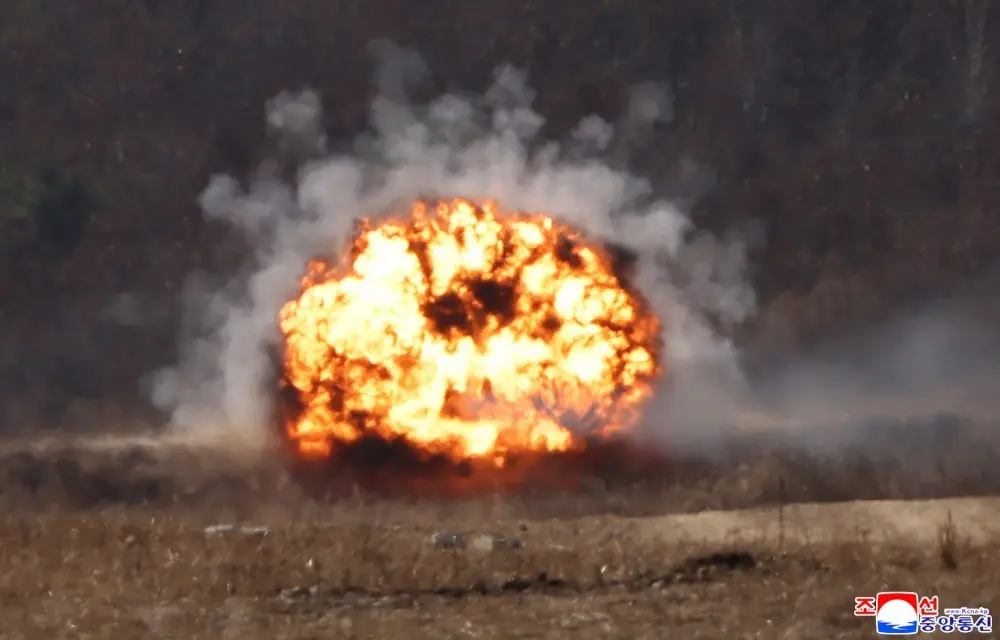 Kuzey Kore’nin piyade ve tank birlikleri, ülke lideri Kim Jong-Un’un