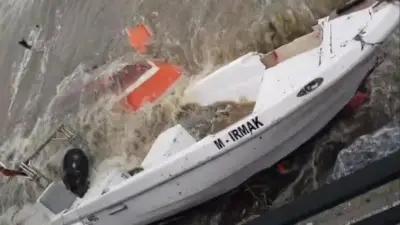 Bursa’nın Gemlik ilçesi ve Kumla sahilinde gece saatlerinde etkisini artıran